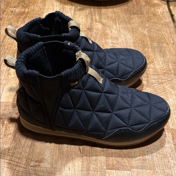 Teva boots - Picture 6 of 7